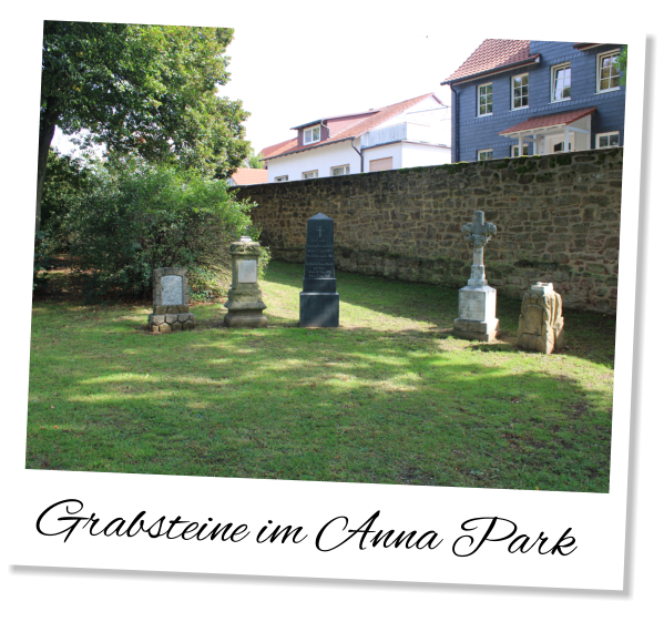 Grabsteine im Anna Park